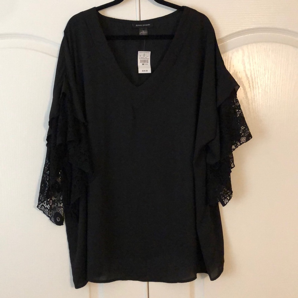 22/24 NWT Ashley Stewart Lace Sleeve Top